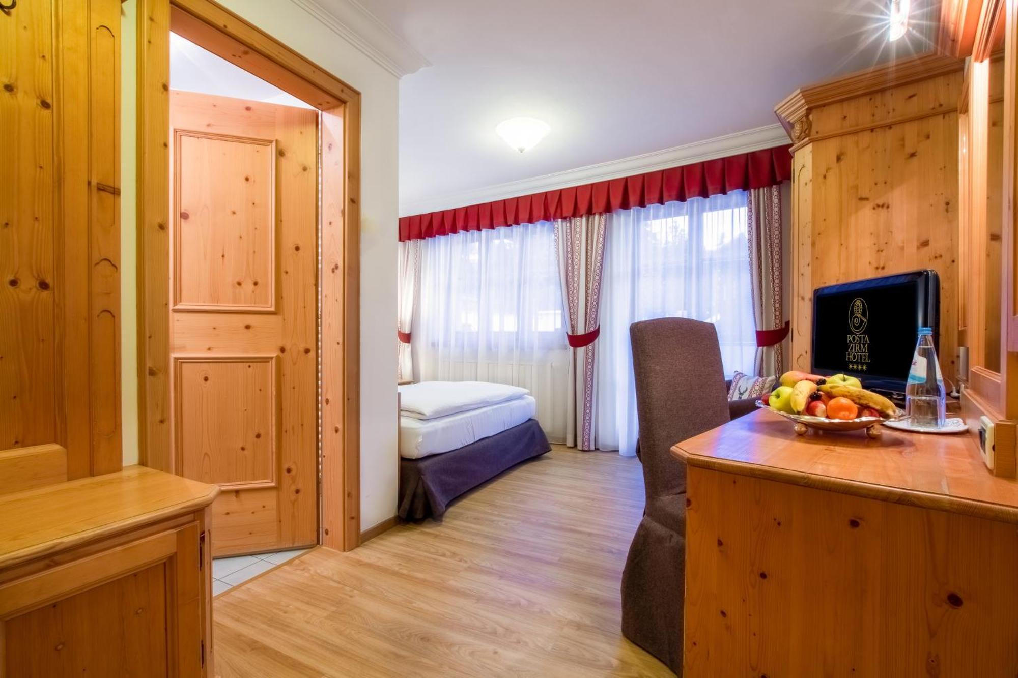 Posta Zirm Hotel Corvara In Badia Ngoại thất bức ảnh